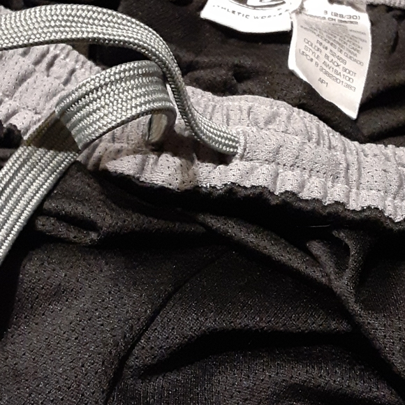 Donated Mens athletic works mesh lined shorts sz small - Picture 7 of 7